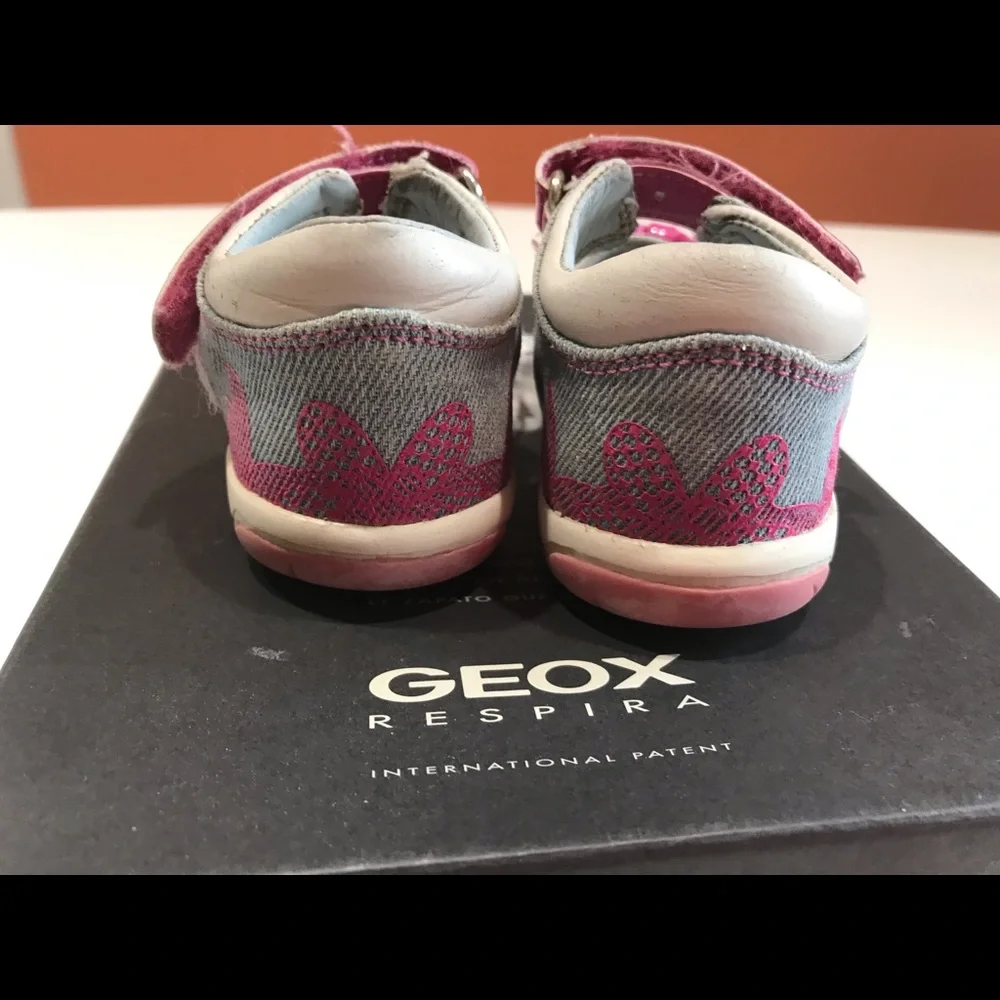 ☀️GEOX RESPIRA Girl’s Authentic Geox Denim/ Leather Sandals, 4.5